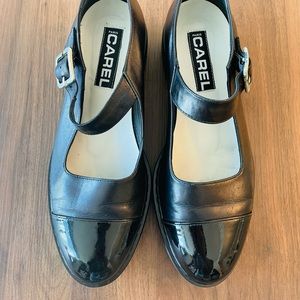 Carel Paris Black leather and patent leather mary janes